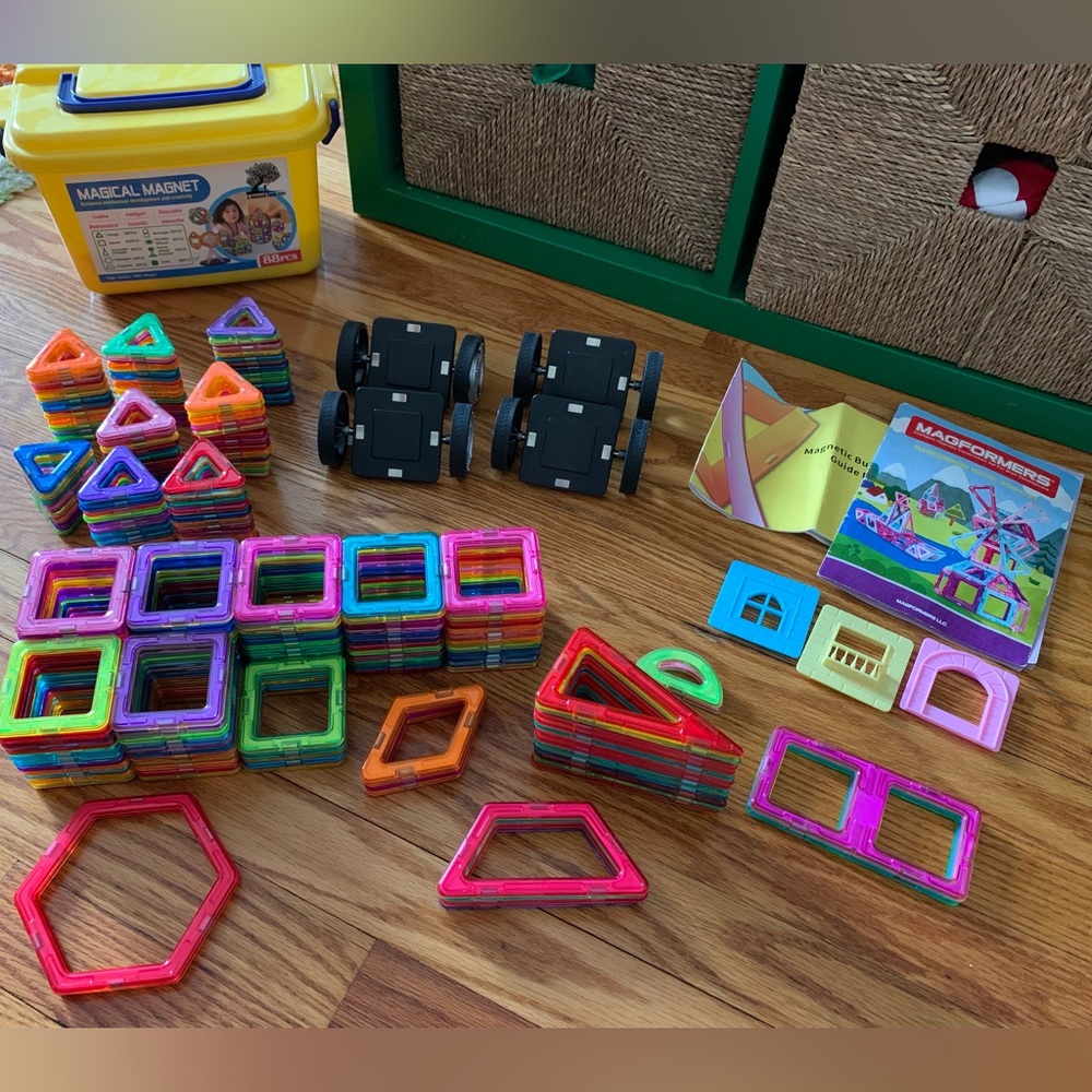 Magna Tiles building toys
